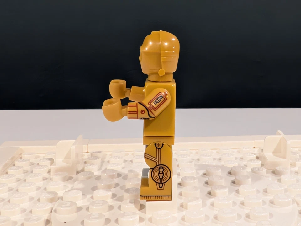 LEGO Star Wars UCS C-3PO Minifigure with Printed Arms SW1209 75341 75398 - Image 4 of 4