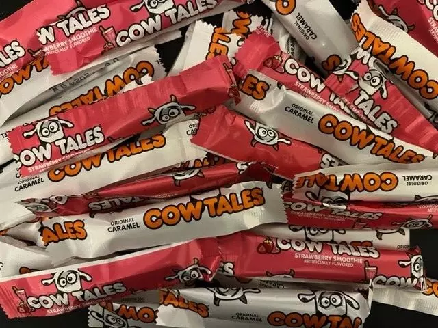 GOETZE S Cow Tales Minis STRAWBERRY SMOOTHIE Chewy Cream Center