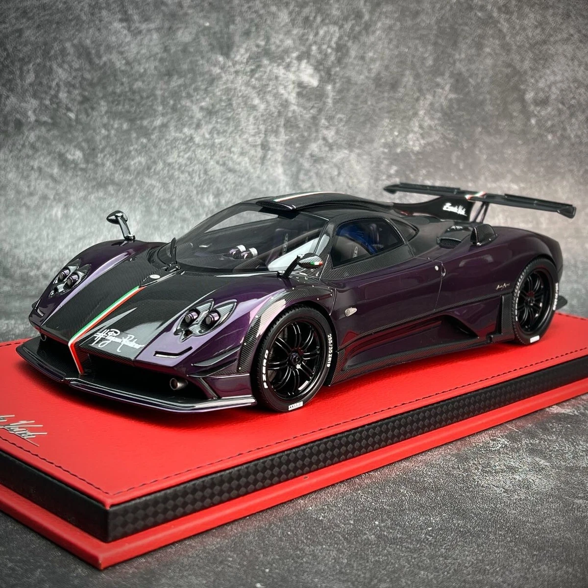 1/18 Peako Pagani Zonda 760 Viola Purple and carbon (Limit 100 Pieces) 1/18 Peako Pagani Zonda 760 Viola Purple and carbon (Limit 100 Pieces)
