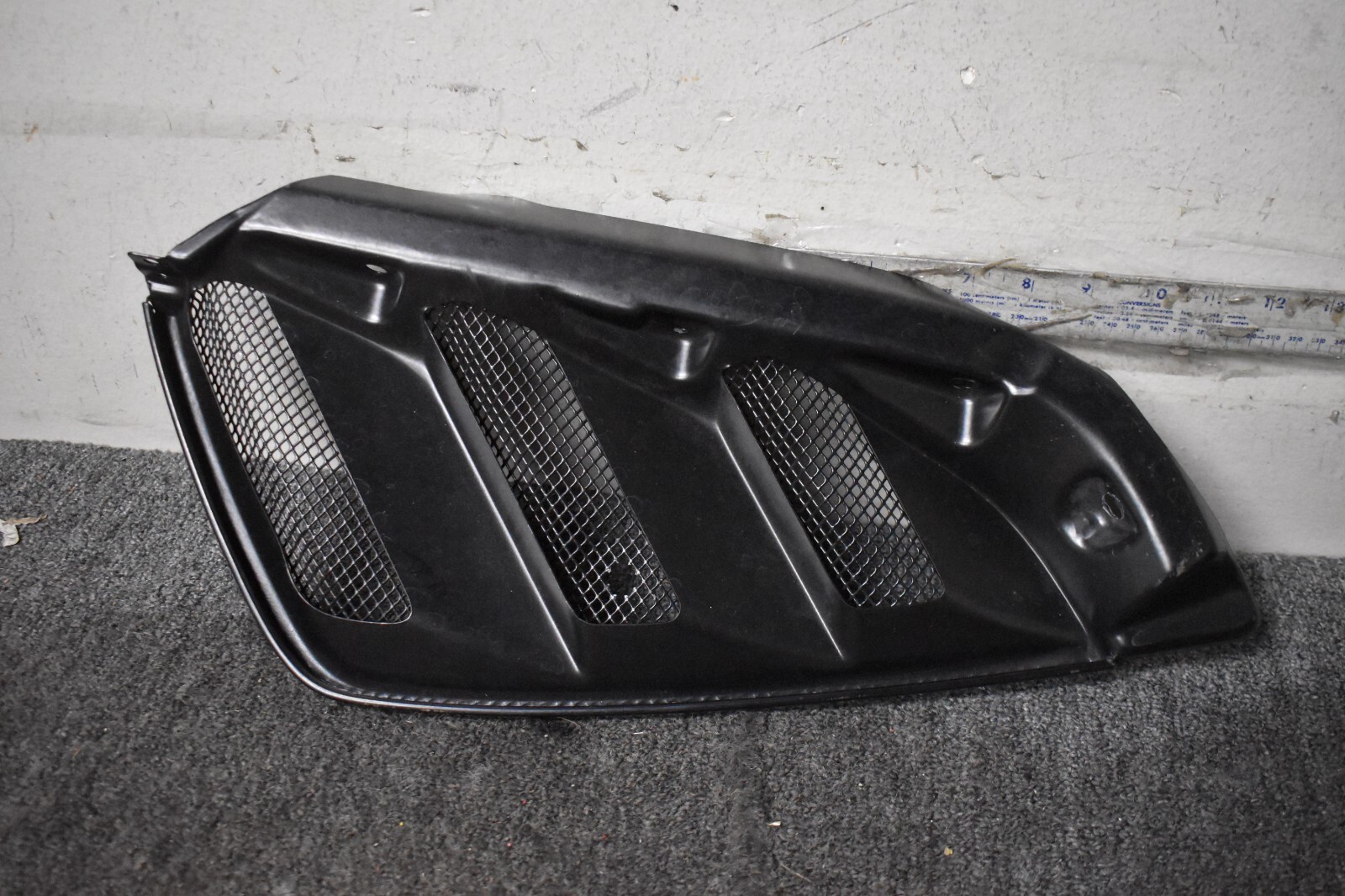 2015-2019 Ferrari 488 Spider 2017 Rear Right Engine Lid Bonnet Grille Vent