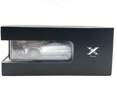 Miniature Spark 1/43 – Pick-up Mercedes Classe X (Navara) Gris Argenté 4x4 (neuf)