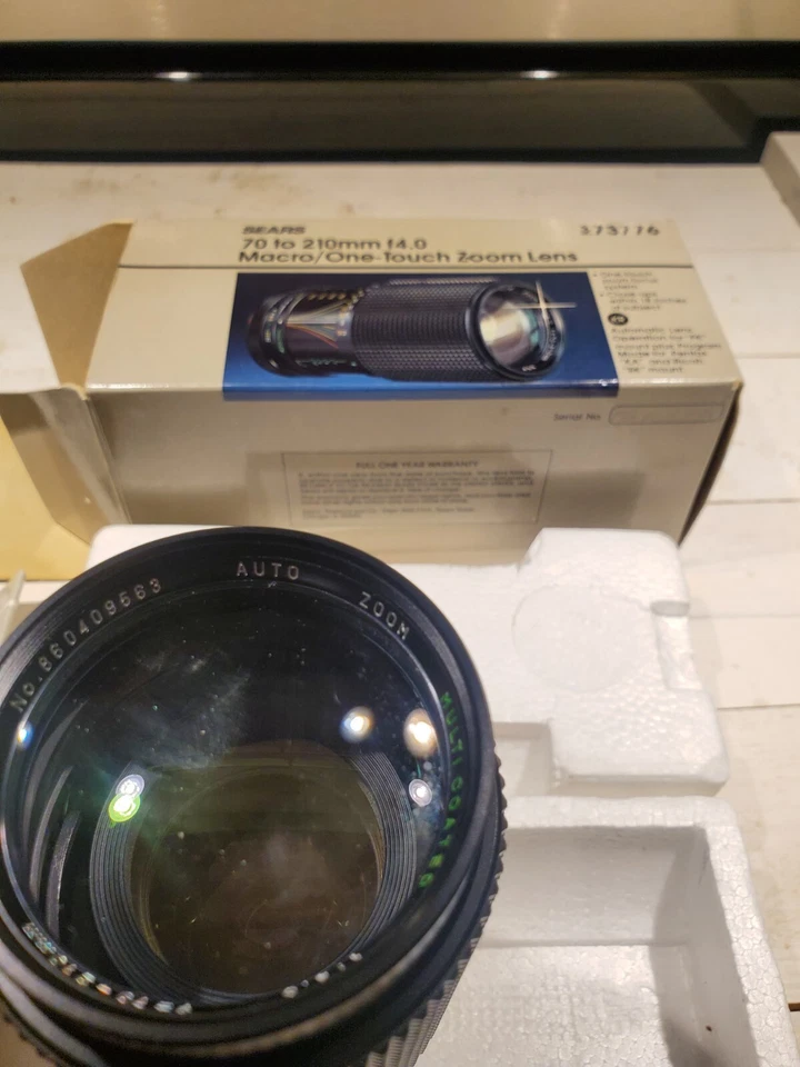Sears 70 To 210mm F4.0 Macro/ One-Touch Zoom Lens - Image 4 of 4