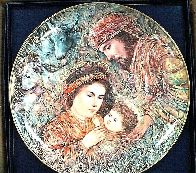 Edna Hibel Christmas Plate 1990/" The Nativity Box/"