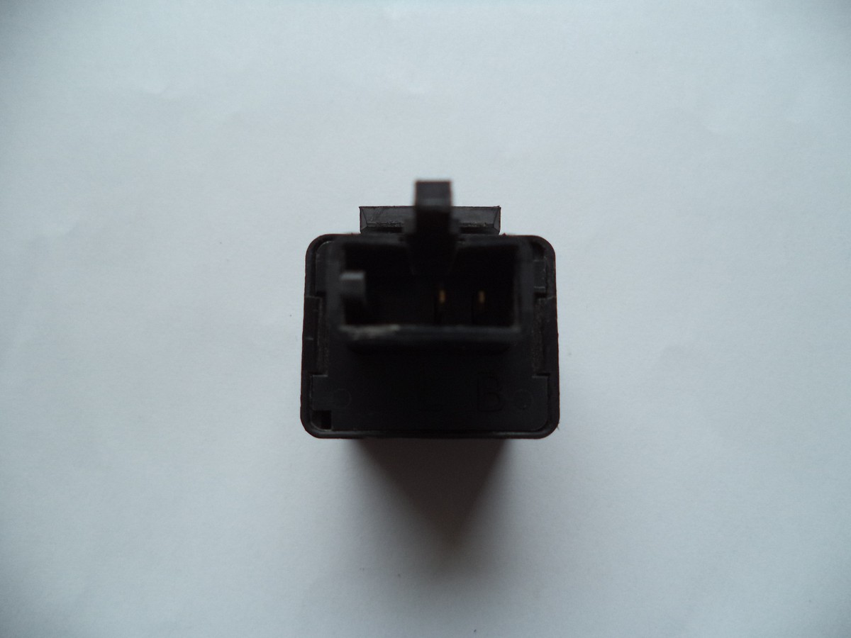 95 '96 ZX1100 ZX 1100 GPZ GPz Relay Turn Signal Flasher Kawasaki