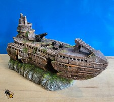 Aquarium Ornament Shipwreck on Rock Fish Tank Decoration Front Ship Boat Sub