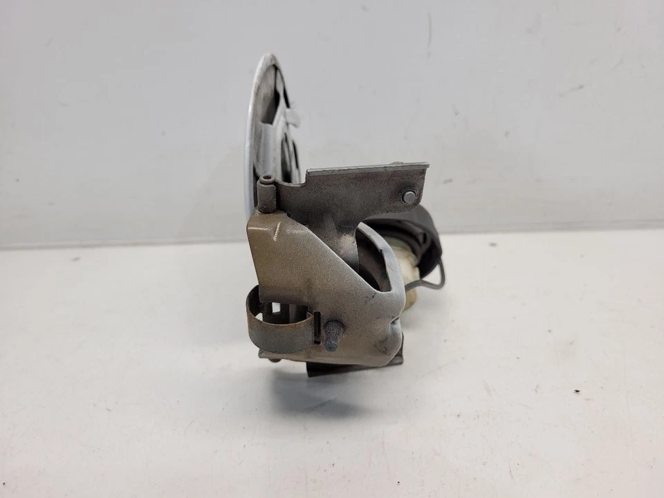 Dodge Avenger SE 2013 (Sedán) puerta de llenado de combustible *blanco/PW7* Foto 2 de 4