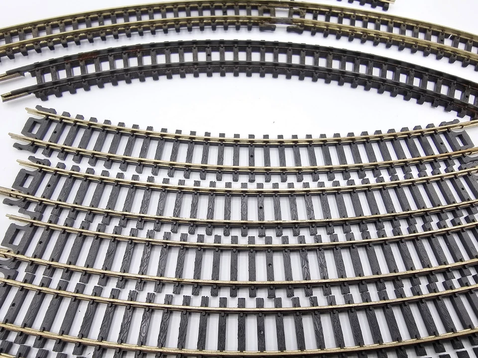 *USED* N Scale (11) Lot Piece Mixed Curved Track Lot Curved Train Track - Image 4 of 4