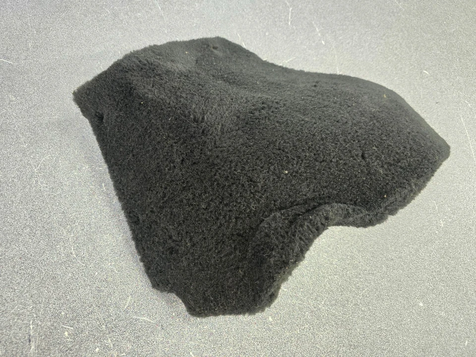 VERY NICE USED ORIGINAL PORSCHE 911 930 PASSENGERS BLACK CARPETED BLOWER COVER — 第 3/4 张图片
