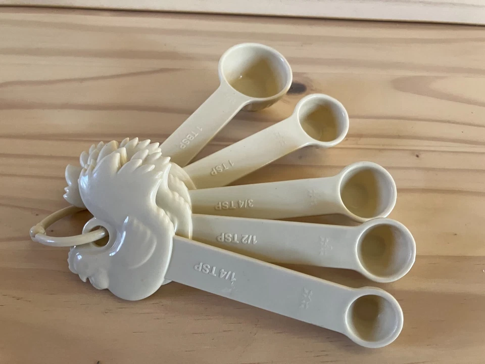 Paula Deen Nesting Chicken Rooster 5 pc Measuring Spoons Almond Vintage Country - Image 2 of 4