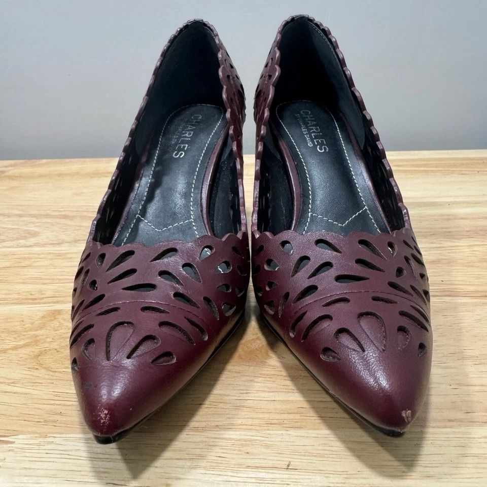 Zapatos de tacón Charles David Kitten para mujer 6 de cuero rojo recortado punta puntiaguda Foto 3 de 4