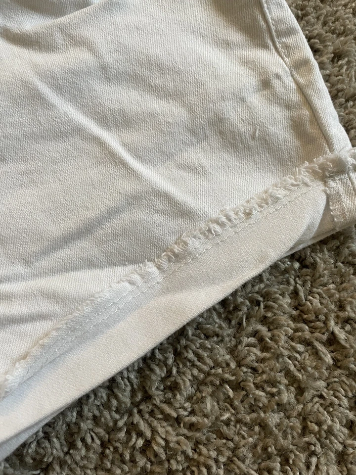 Lucky Brand White Riley Short Size 16 Frayed Cuffed Hem - Image 2 of 4