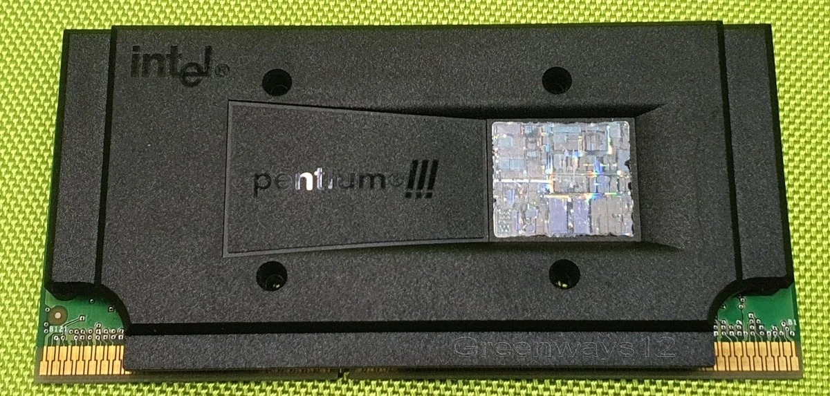 Processeur ® Pentium® III 450 MHz, 512 Ko de cache, bus