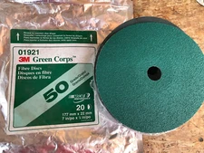 3M 01921 GREEN CORPS BOX OF (20) COATED ABRASIVE FIBRE 50 GRIT DISCS  7" X 7/8"