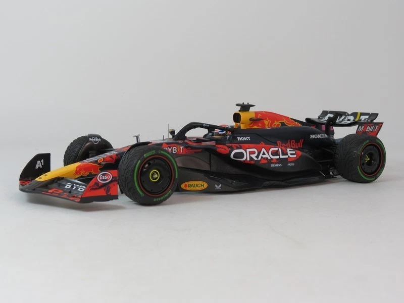 Minichamps Red Bull RB20 Verstappen World Champion 2024 British 1/18 110241201 - Immagine 3 di 4