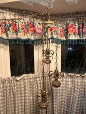 Vtg Mid-Century Hollywood Regency 3-Light Brass Florentine Swag Lamp Chandelier