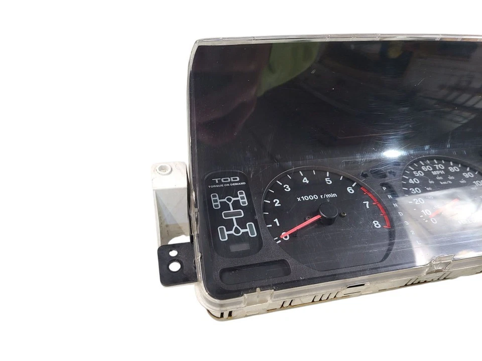 Grupo de velocímetro con control de par variable para 02 ISUZU TROOPER 646722 Foto 2 de 4