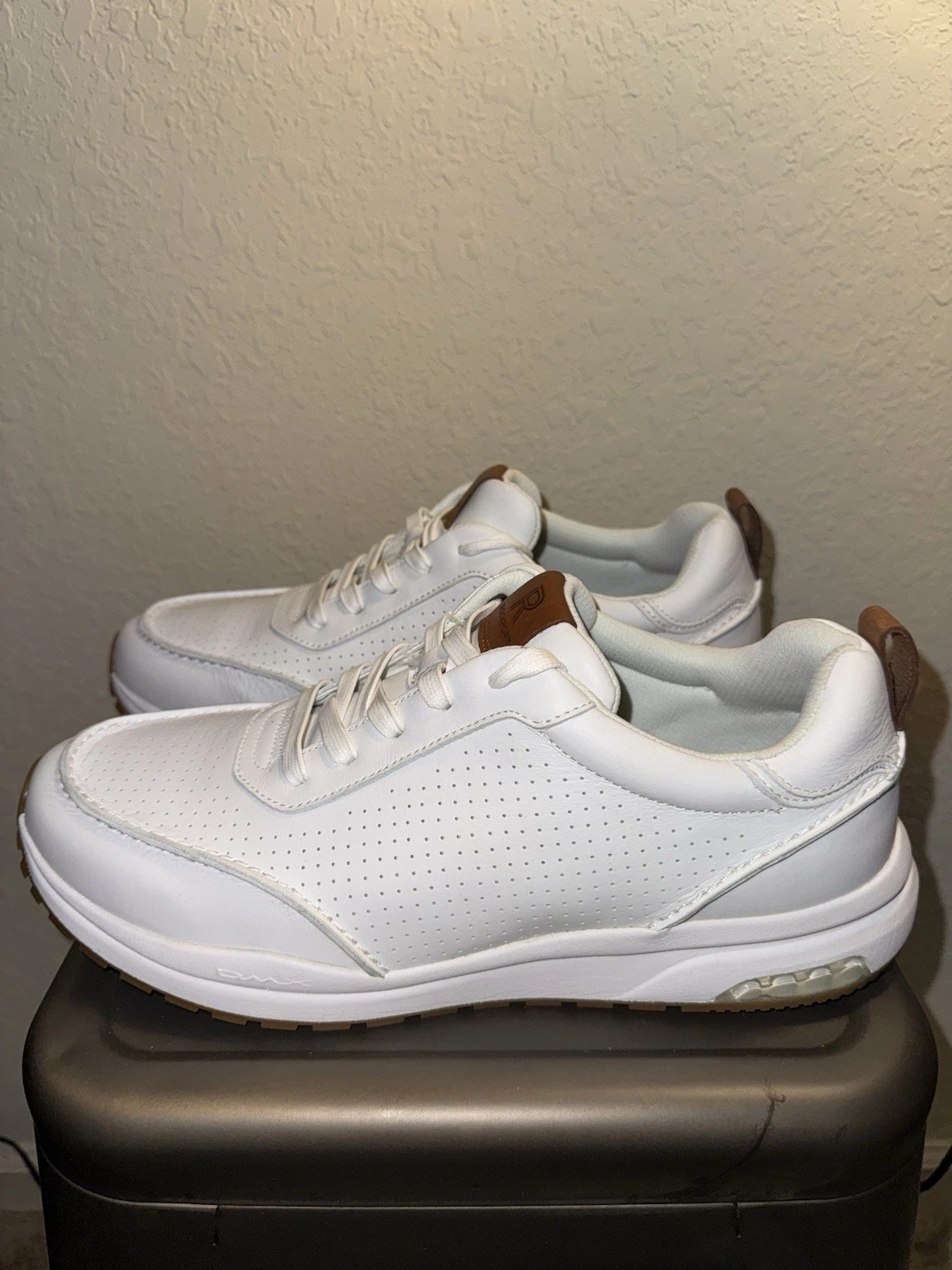 Rockport Mens Powered By Reebok DMX Tech Bowmen White Leather Sneakers Sz 12 New
Opens in a new wind