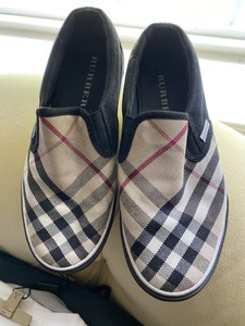 burberry slip on