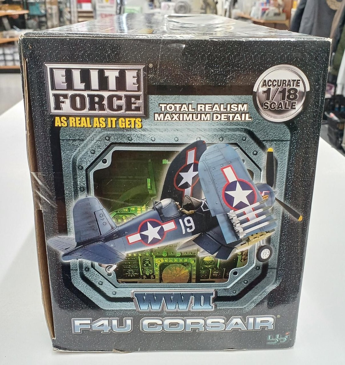 2005 Elite Force WWII F4U Corsair Plane 1/18 Scale Free