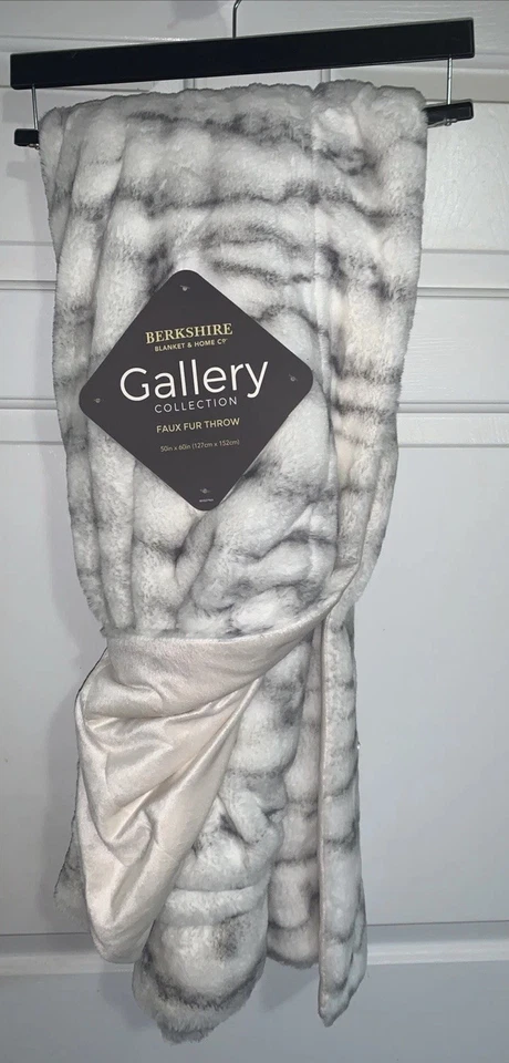 Berkshire Gallery Lujosa manta de piel sintética blanca y gris 50” X 60” nueva con etiquetas Foto 4 de 4