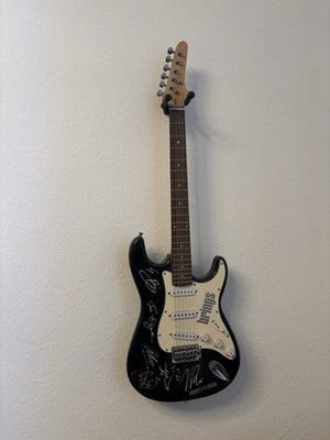 Gitarre Brings signiert