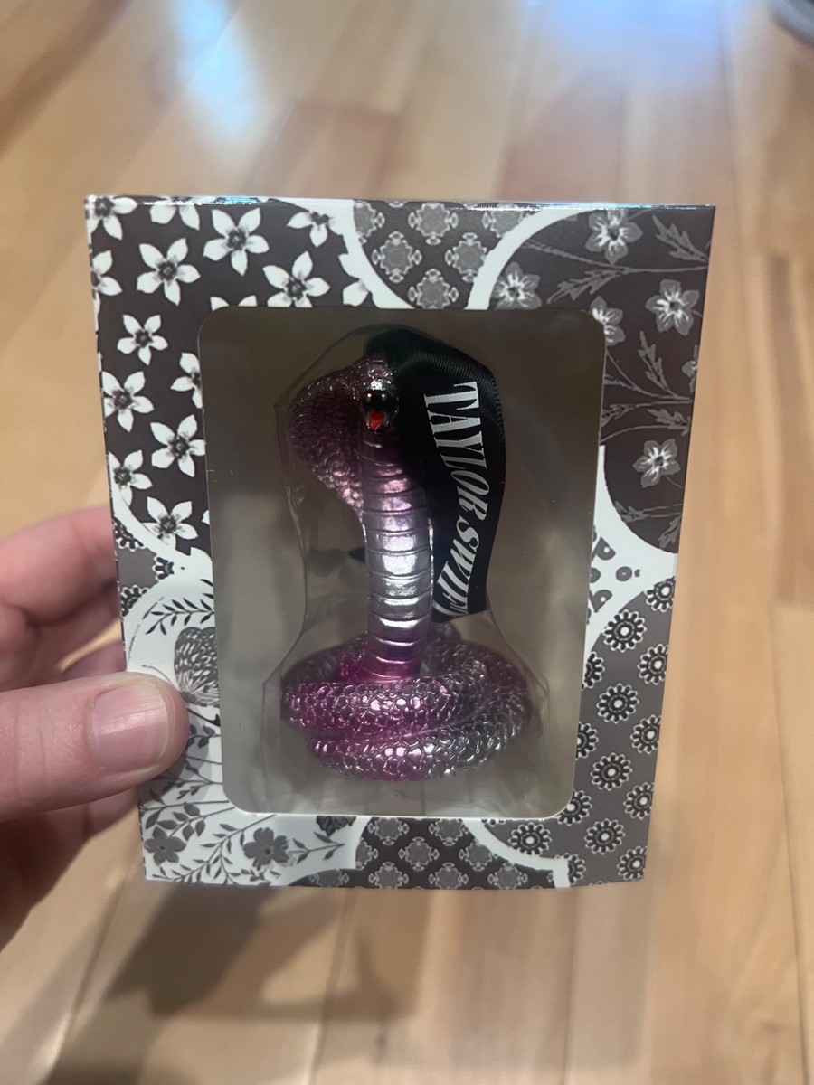 希少 テイラー スウィフト 限定クリスマスオーナメント reputation Taylor Swift Official Store Reputation Snake Karyn Ornament NEW in