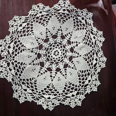 Vintage Hand Crocheted Round Table Doily Floral Pattern 19'' Diameter