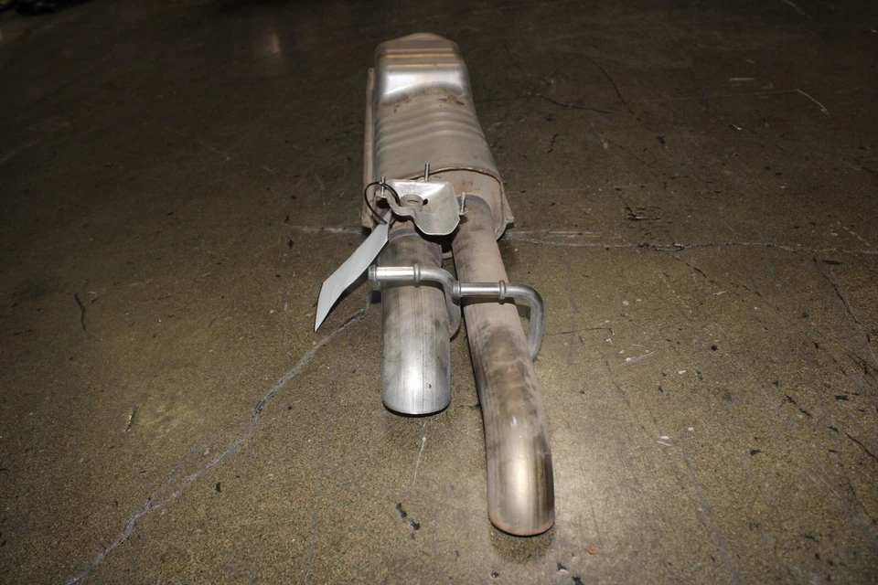 Mercedes-Benz, G550, diestro, derecho, silenciador, usado, P/N 463-490-80-01 Foto 2 de 4