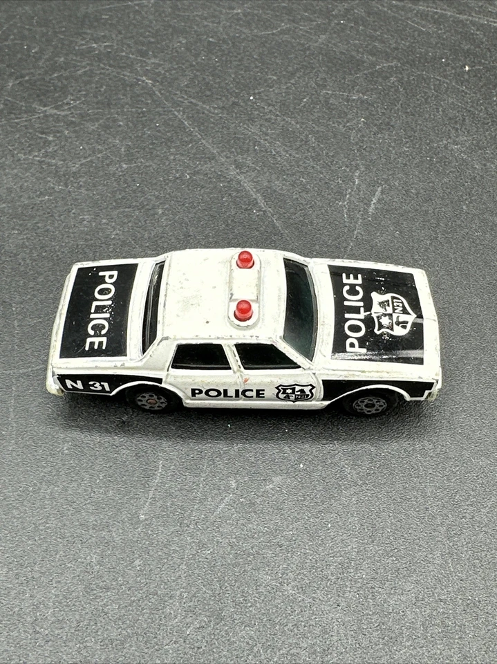 MAJORETTE Chevrolet Impala Police Sonic Flashers 1/64 Vintage Diecast Model - Image 4 of 4