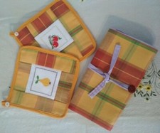 Set cucina coppia presine e portaposate con ricamo punto croce