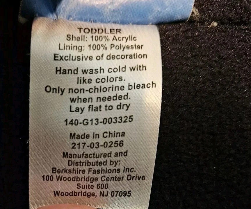 Sombrero de invierno Berkshire Fashion para niños pequeños Superman Foto 4 de 4