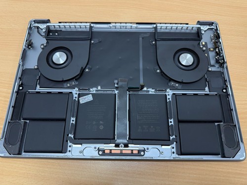 Genuine Apple Macbook Pro 2021 A2485 3651 16" Palmrest Touchpad Battery Complete - Afbeelding 8 van 11