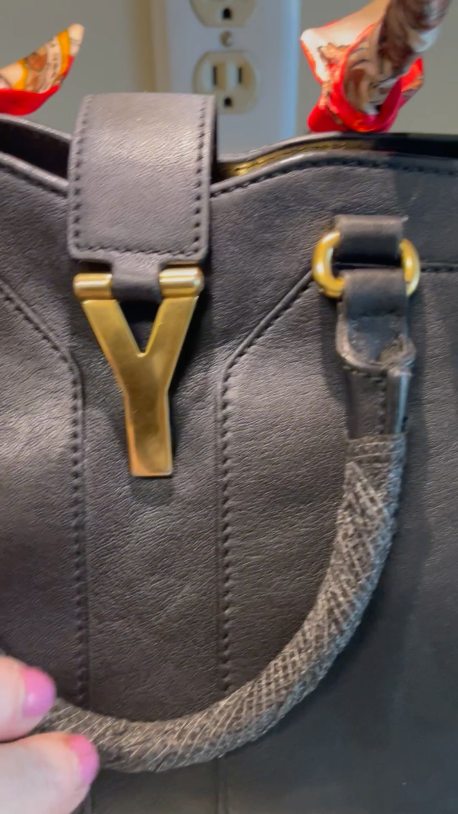 SAINT LAURENT Borsa YSL Cabas chiusura a Y due vie in pelle di pecora nera