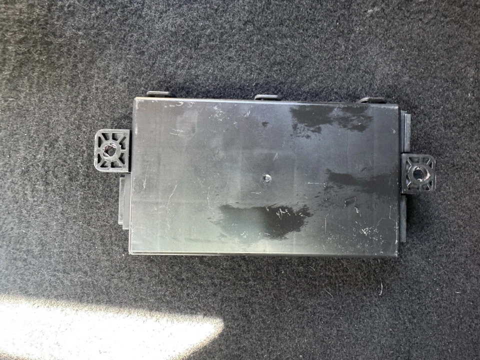 2017 Dodge challenger hellcat Manuel Hub Receiver - Mopar (68283458AC) - Image 2 of 4