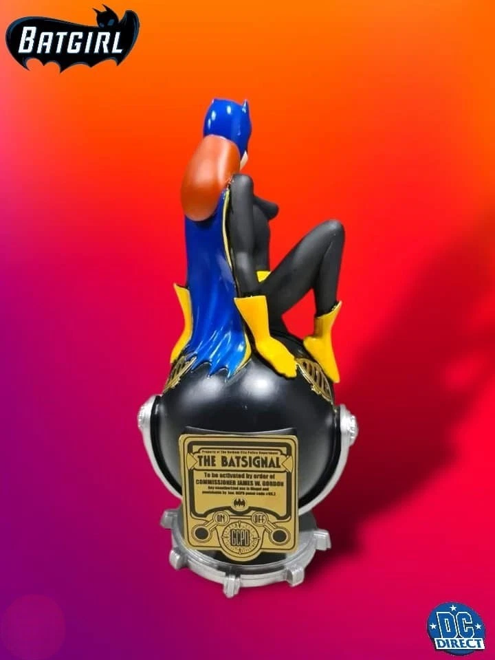 Статуэтка Бэтмена из мультсериала Batgirl на заказ DC Direct - Изображение 2 из 4