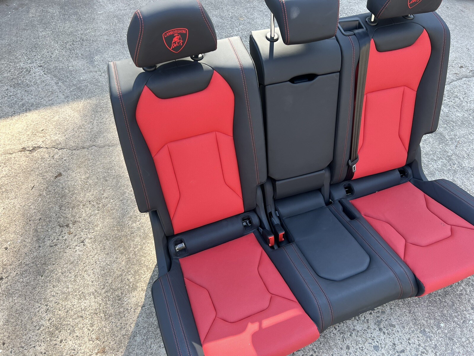 2019 2020 2021 2022 2023 2024 Lamborghini Urus Rear Seat Assembly Black / Red
