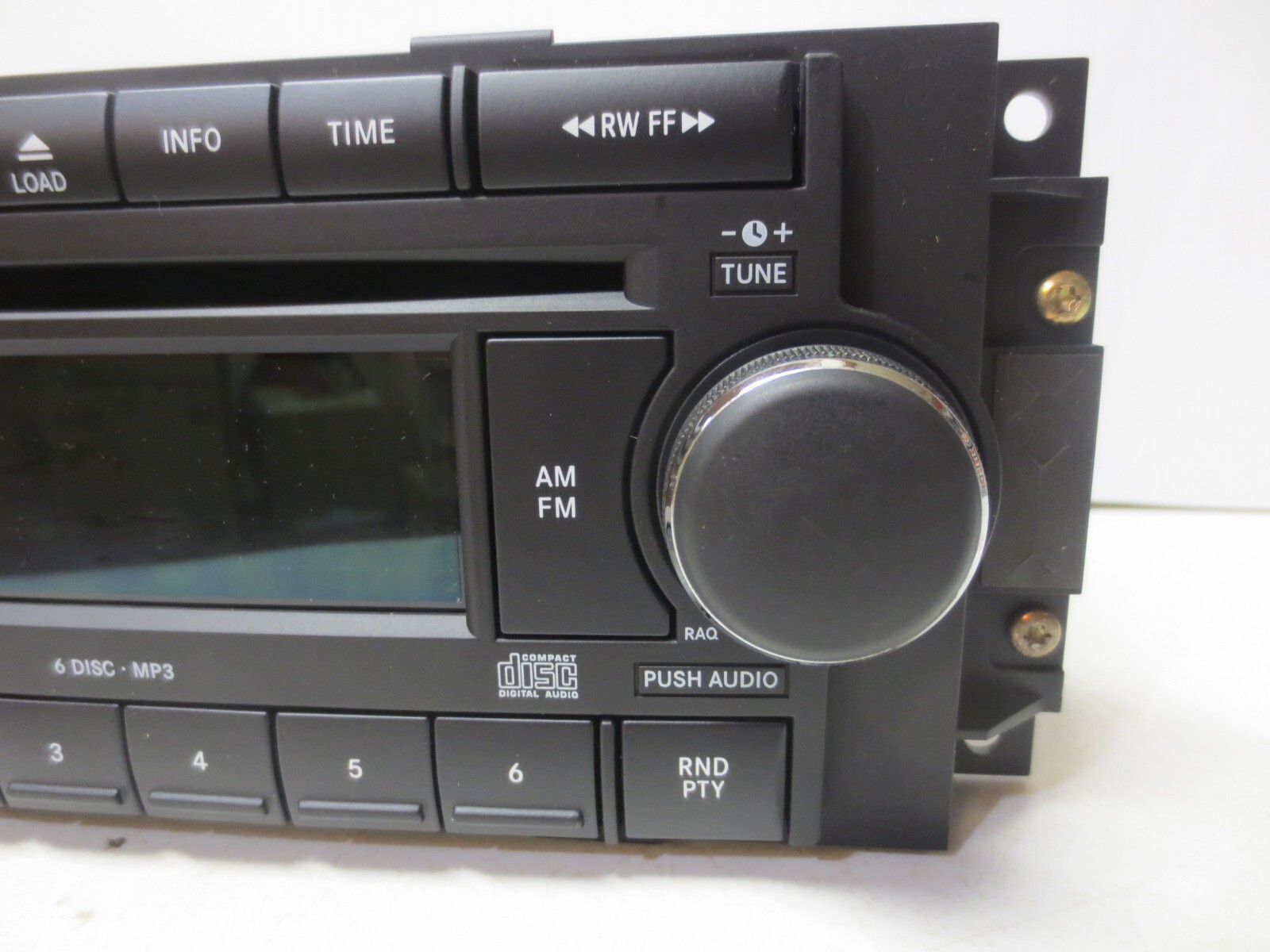 04-10 Chrysler Dodge Jeep Radio 6 Disc CD Mp3 Player P05091176AF 