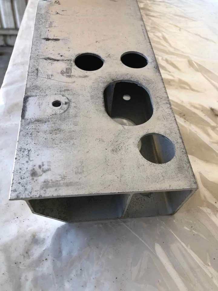 Parachoques delantero Nissan Leaf 2011 barra frontal de impacto amortiguador de metal hatchback OEM Foto 2 de 4