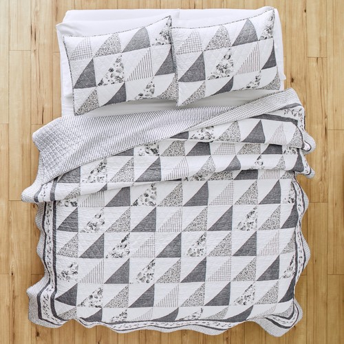 Heirloom Quilt, Black/White, Full/Queen - Picture 2 of 10