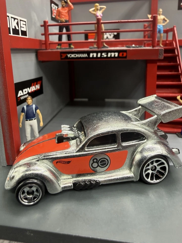 Volkswagen Drag Beetle 2025 Hot Wheels Replay the Classics 80 años suelto Foto 4 de 4