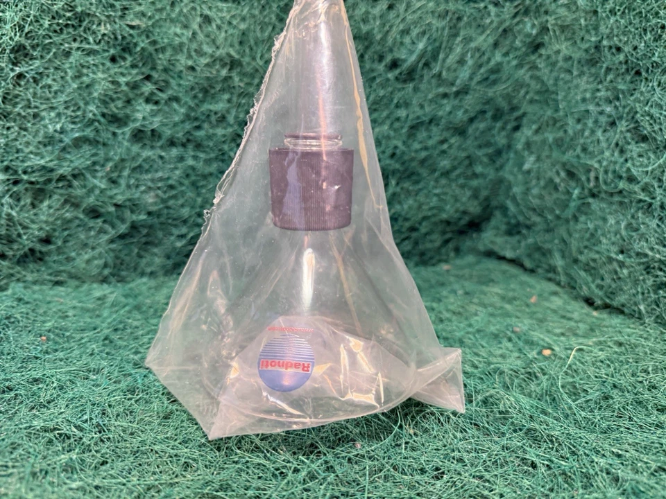 Radnoti 120140-A Reservoir Filling Funnel with Breather Tube - Image 3 of 4