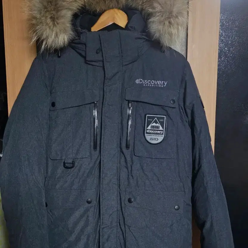 Discovery Expedition Down Puffer Jacket - Size 95 - image 3