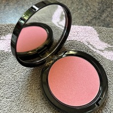 Image of Bobbi Brown Illuminating Bronzing Powder 8g (Full Size) Shade: Maui Brand new!