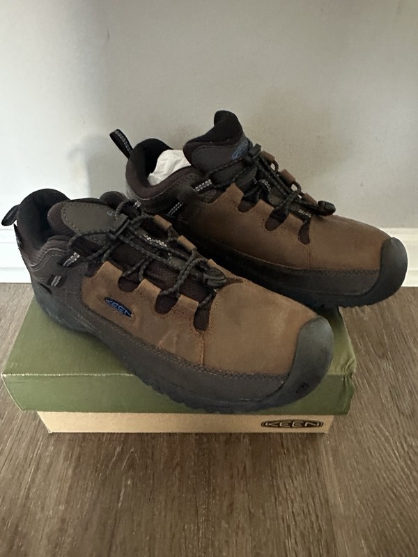 Keen Boys Targhee Low Waterproof Hiking  Shoes,size 6 .New with box.
