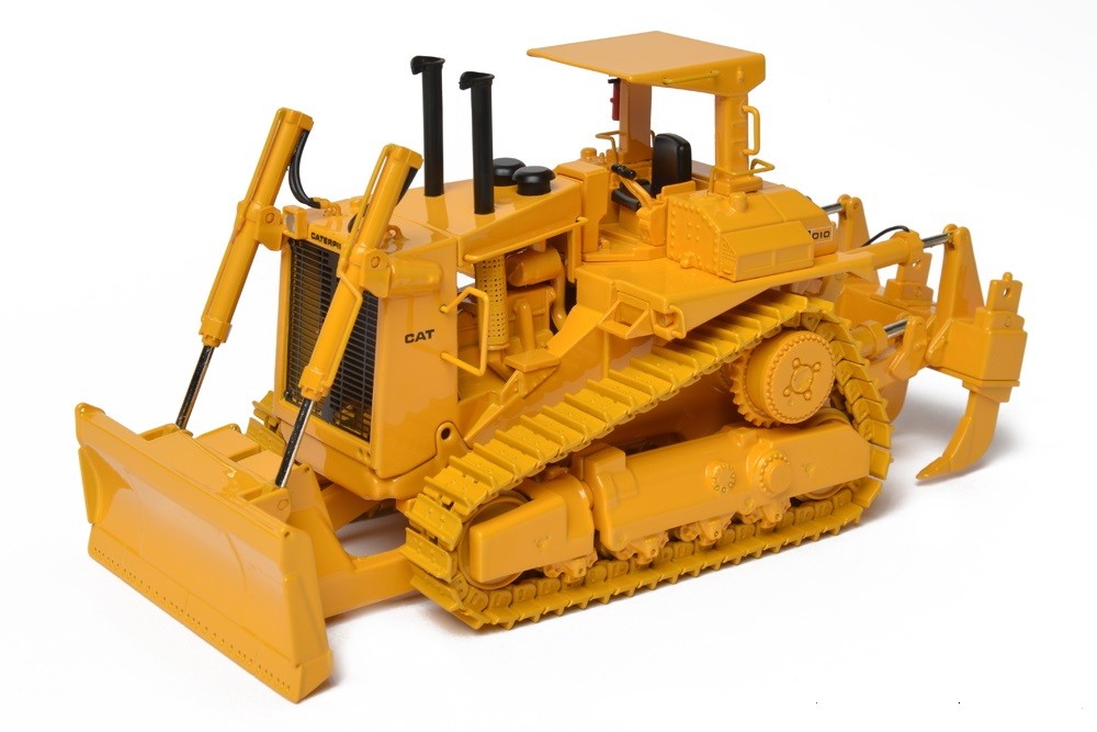 Caterpillar D10 Dozer w/ ROPS, Pusher Blade & Ripper - 1/48 - CCM