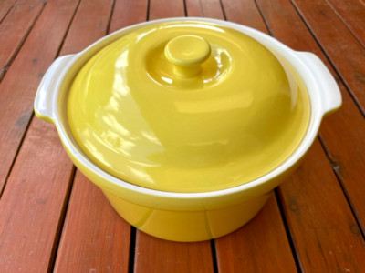 baking dish with lid NEW