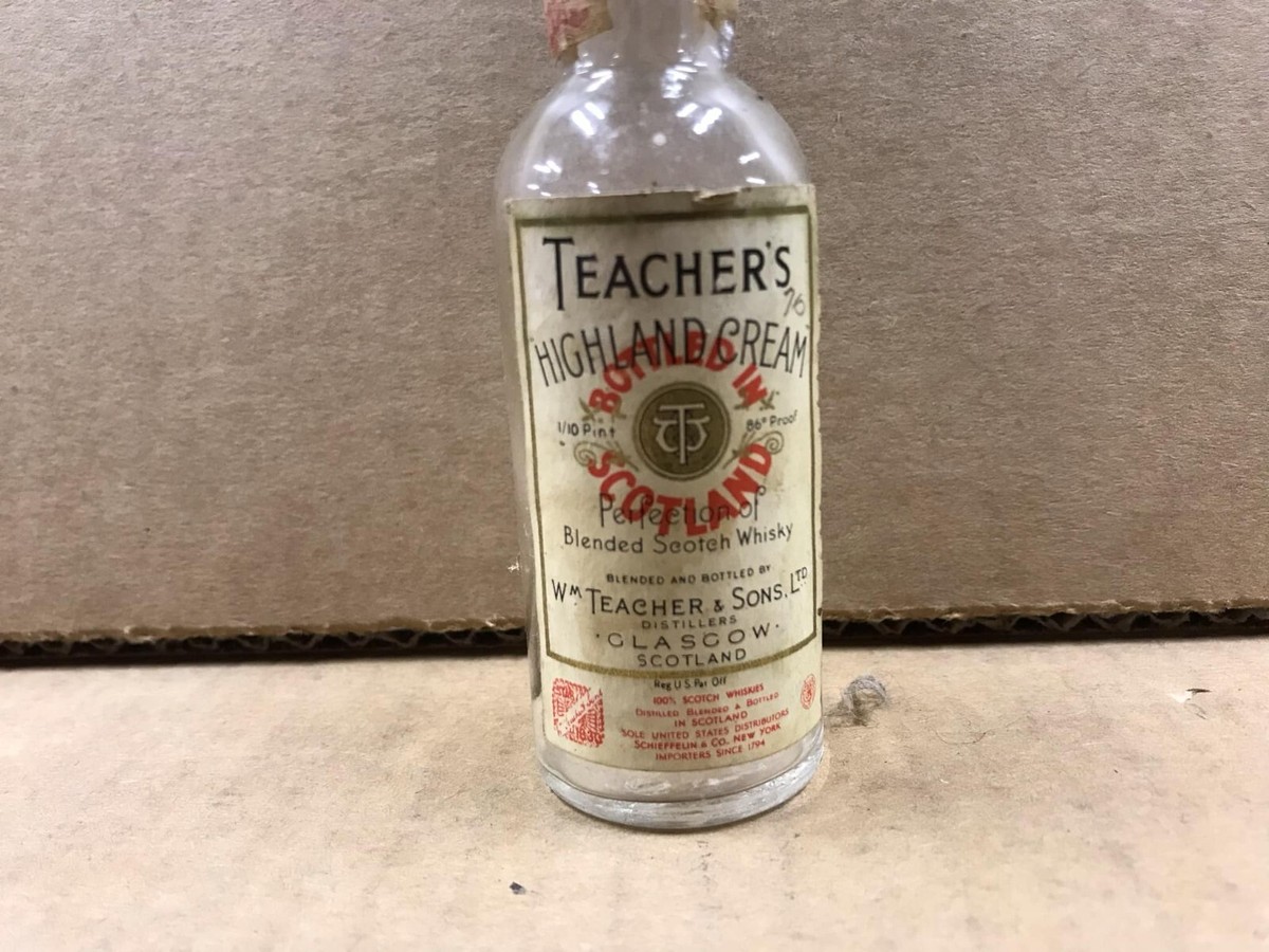 Vintage Teacher's Highland Cream Blended Scotch Whisky Empty