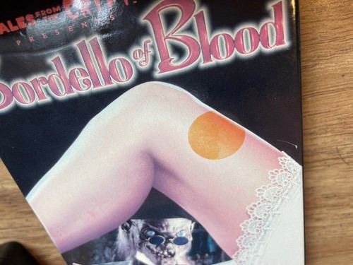 Vintage Tales From The Crypt Bordello of Blood Ex-Rental (VHS Tape 1996) Fading - Picture 7 of 7