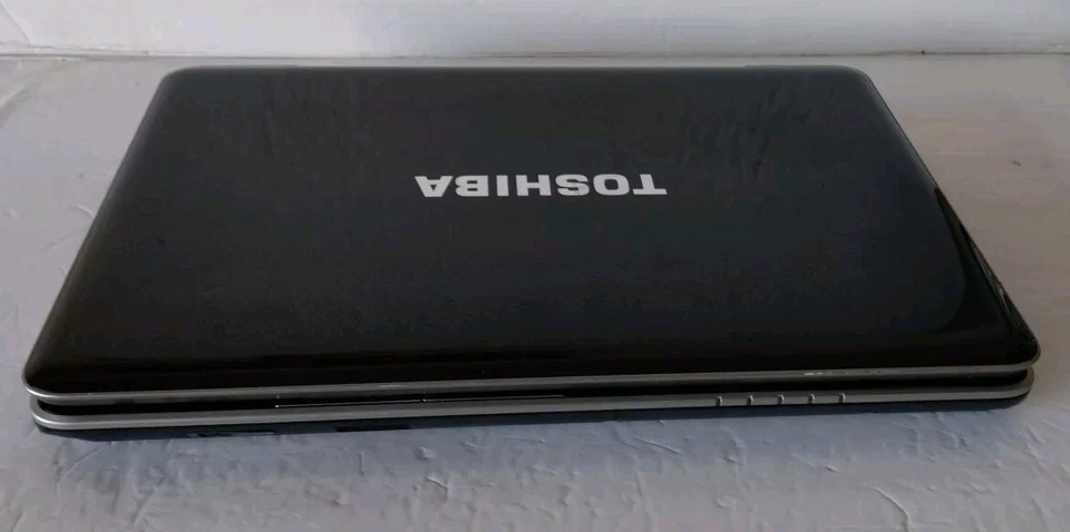 TOSHIBA SATELLITE A505D-S 15.6" 500GB 8GB AMD Turion X2 Ultra 2.30 GHz Win 7 PRO Foto 4 de 4