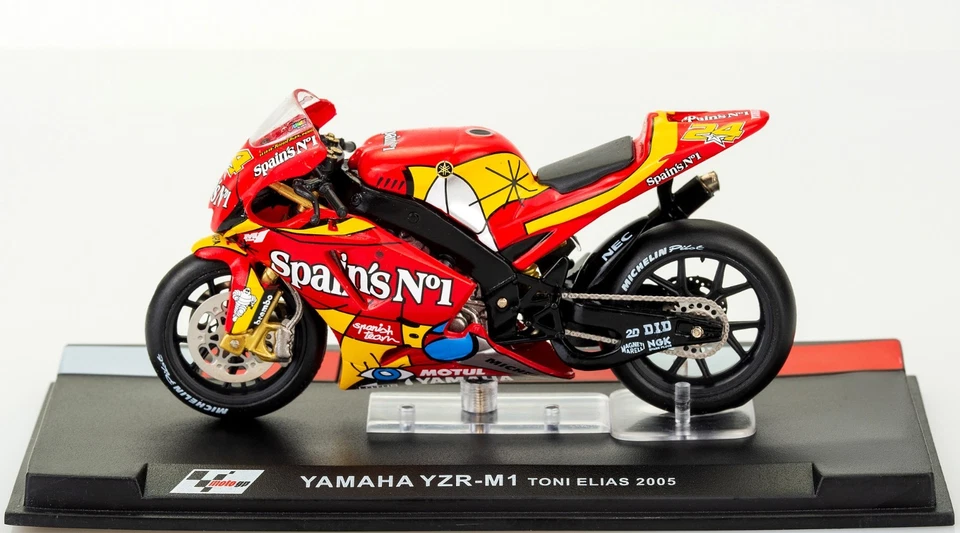 Yamaha YZR-M1 Toni Elias 2005 Scala 1:24 Modellino Classe MotoGP  Numero 24 - Immagine 2 di 4